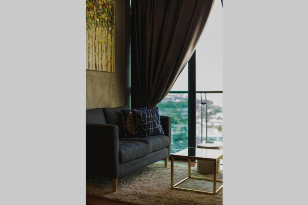 Jazz Suites 1 Vivacity Kuching Exteriör bild
