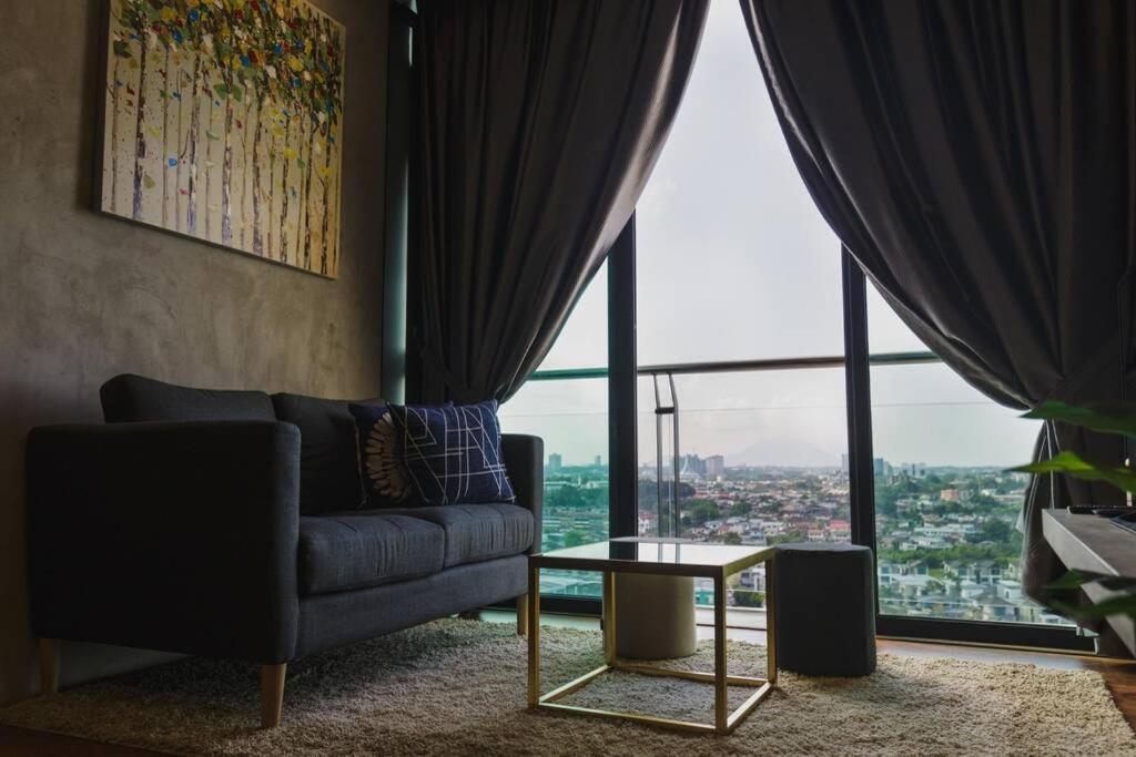 Jazz Suites 1 Vivacity Kuching Exteriör bild